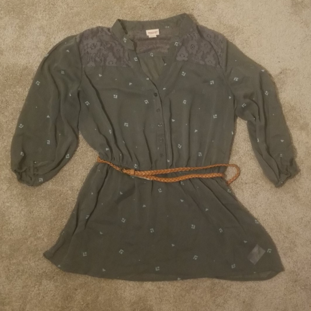 Women's Gray Top with Belt